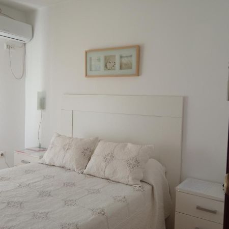 Habitaciones Individuales En Apartamento Compartido Севілья Екстер'єр фото